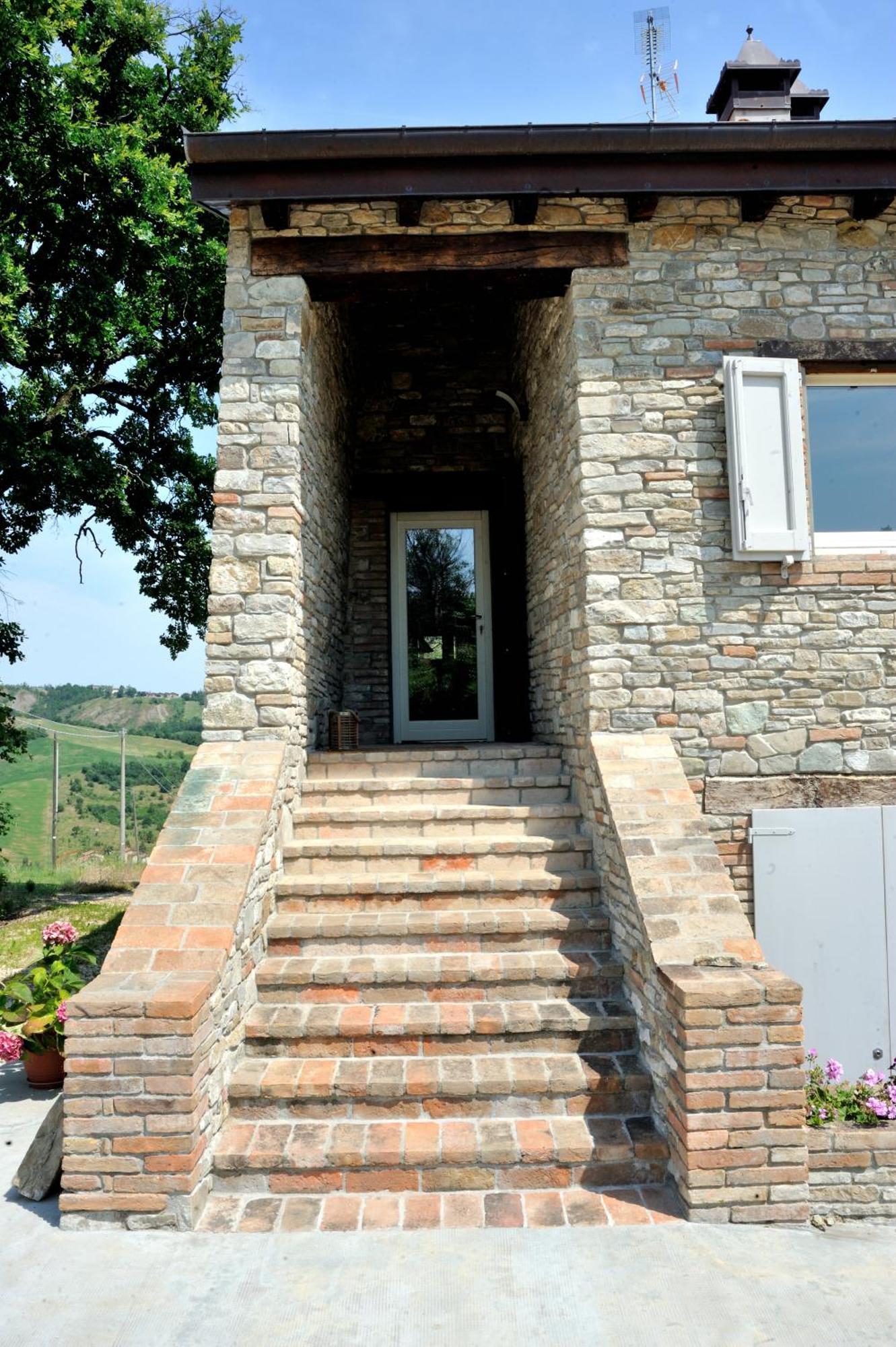 Borgo Stanzano Aparthotel Zocca Bagian luar foto