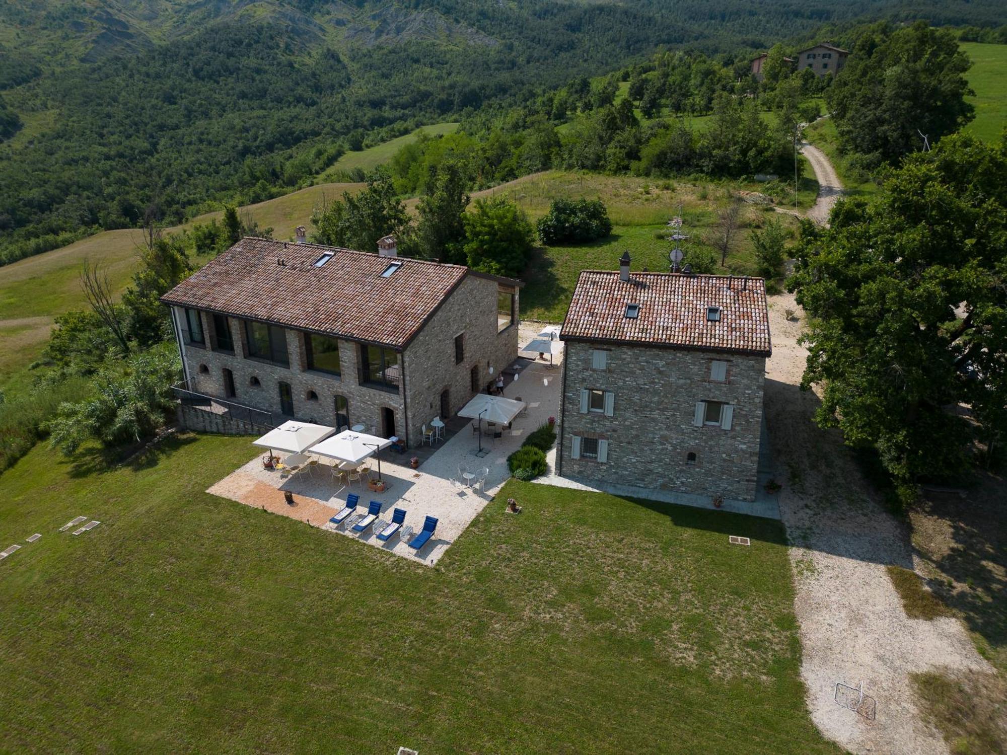 Borgo Stanzano Aparthotel Zocca Bagian luar foto